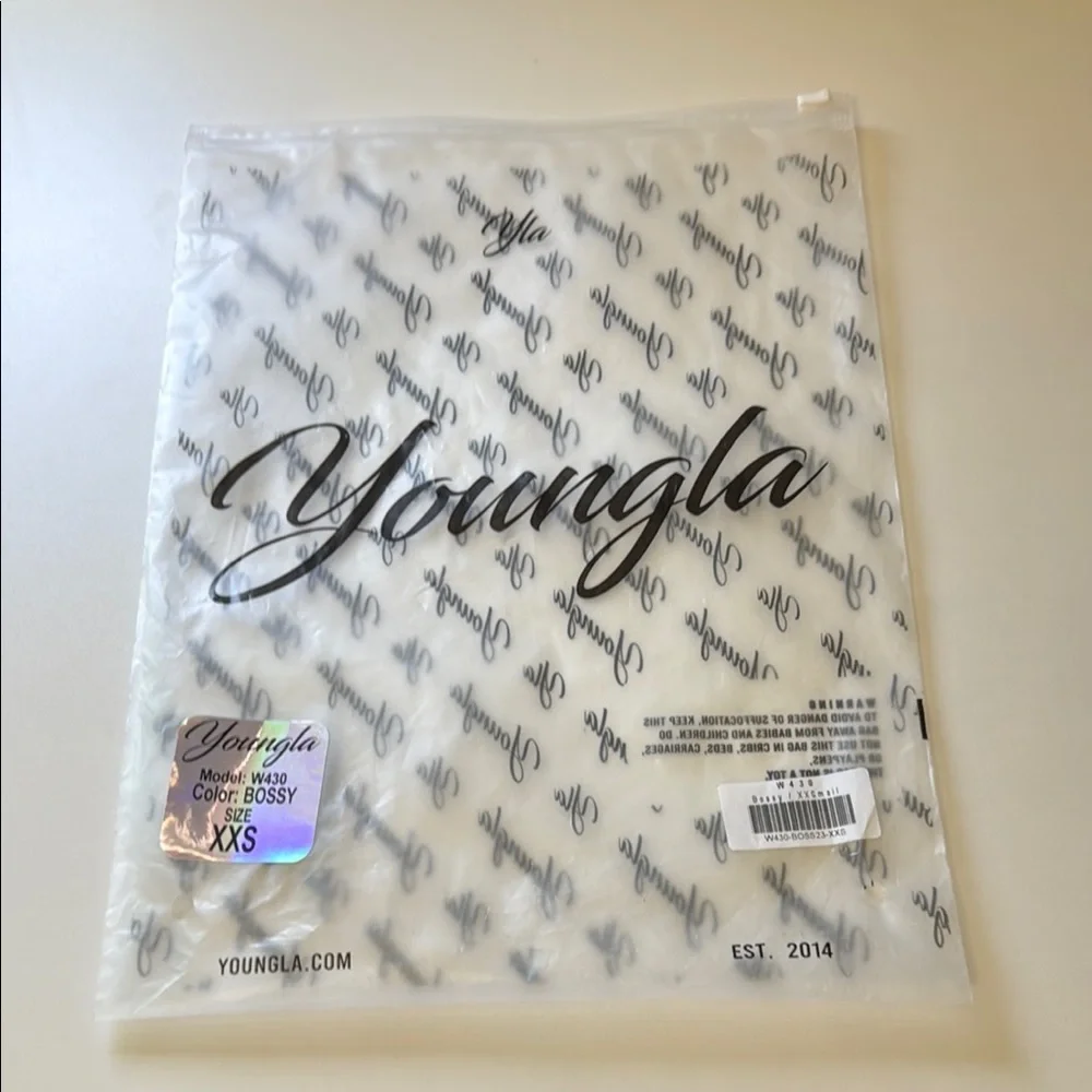 YoungLA Bossy Curve Seamless long sleeve - Picture 2 of 4